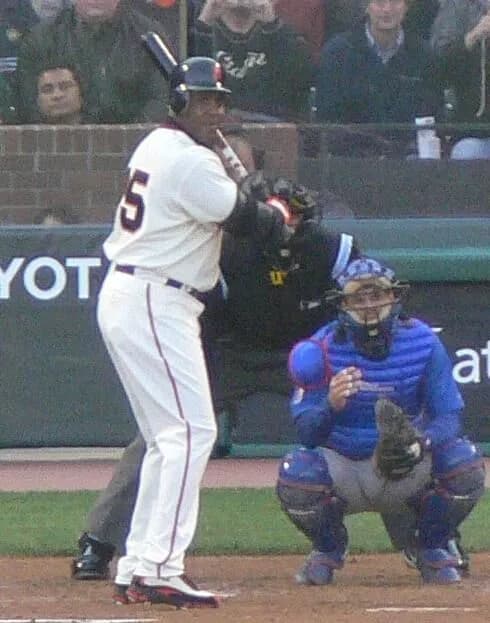 バリー・ボンズ(36) 打率.370 HR73 打点137 OPS1.379←こいつを超える野球選手