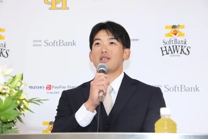 山本祐大選手がソフトバンク入団会見　上茶谷投手の「僕よりも面白い」に「上茶谷さんの言うことなので、あまり真に受けずに」