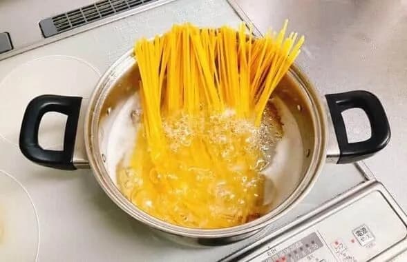 パスタ茹でるとき塩入れるやつｗｗｗｗｗｗｗｗｗｗｗｗｗｗｗｗ