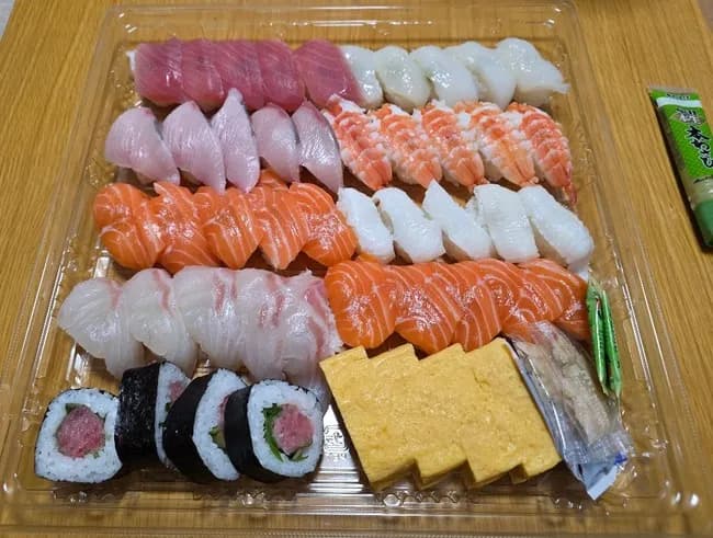 【画像】コストコの寿司(3,980円)←これにいくら出せる？🥺🍣