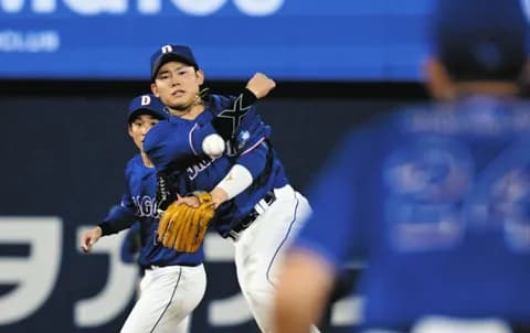 【中日】村松開人、素手捕球からの爆送球！不規則バウンドに反応！バットでもマルチ安打！！