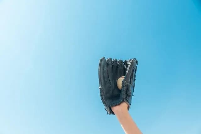 浅い外野フライをムリヤリ取りに行く内野手ｗｗｗｗｗｗｗｗｗｗｗｗｗｗｗｗｗｗｗｗｗｗｗｗｗｗｗｗｗ