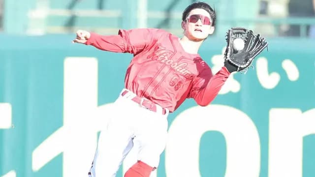 カープ辰見が美麗スライディングキャッチ＆ゲッツー！代走の切り札が外野守備でも存在感