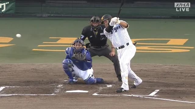 阪神・ドラ1立石、プロ初打席で痛烈ヒットの鮮烈デビュー！