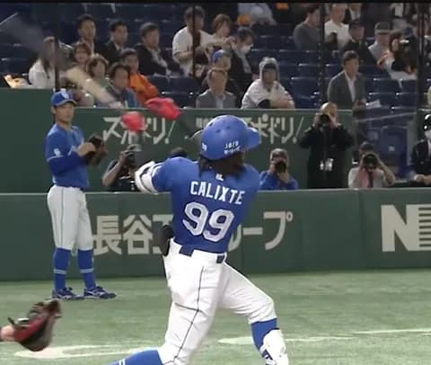 【悲報】中日井上監督のお気に入りカリステ34歳(.207)二死満塁の場面に大島の代打で登場し凡退