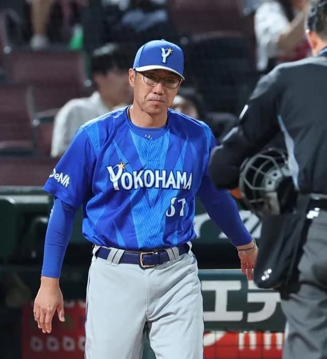 【悲報】DeNA相川監督「選手“は”一生懸命やっている」