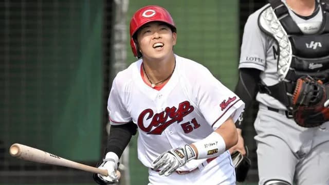 カープ平川蓮、1号先頭打者ホームラン！左打席で逆方向に叩き込む