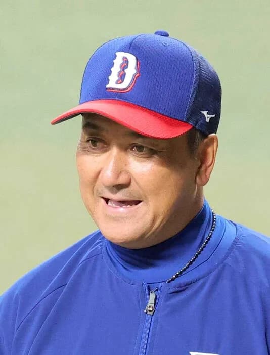 最下位・中日、落合コーディネーターがブルペン担当の浅尾コーチに代わりベンチ入り　井上監督「浅尾のストレスも心配」