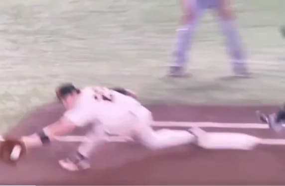 【悲報】阪神vs巨人でとんでもないクソ誤審wwwwwwwwww