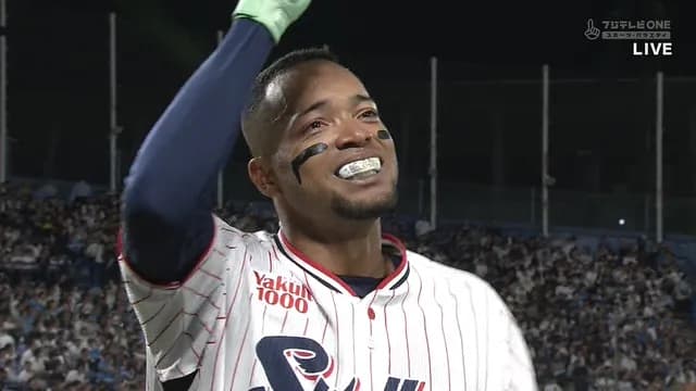 【恩返し】 ヤクルト・モンテル、涙のホームラン！ 9回2アウトから古巣相手に劇的同点弾ｗｗｗｗ
