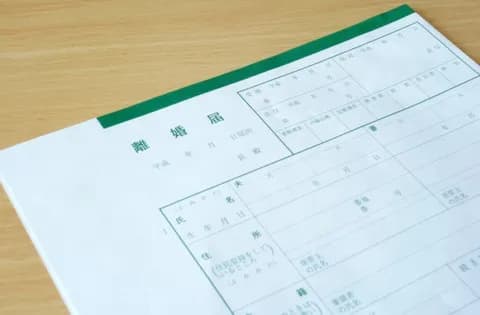 (ヽ´ん`)「俺も取られたよ…嫁の不倫が理由なのにな」