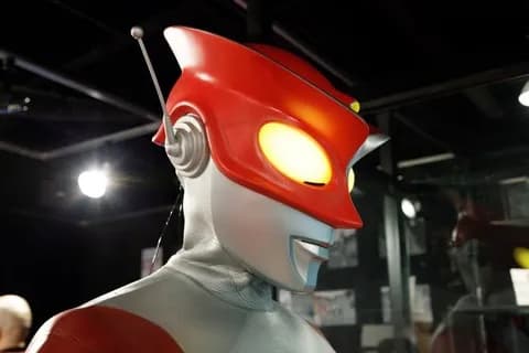 彡(●)(●)  「家中が真っ赤になるやつちょっとすき」