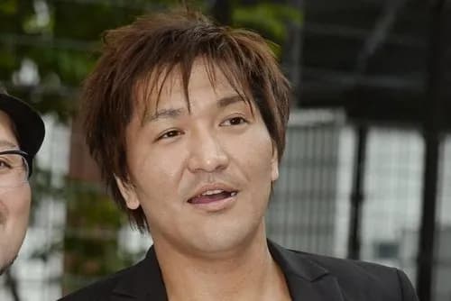 【悲報】真栄田さん、電車内で足を組んで蹴られ「人の足を蹴る＝犯罪だぞ」ｗｗｗｗｗｗｗｗｗｗ