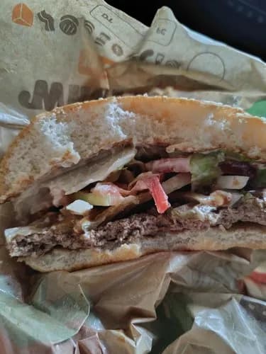 【朗報】バーガーキングさん、ナルドより安いし肉デカいし野菜たっぷりで美味いｗｗｗｗｗｗｗｗｗｗ