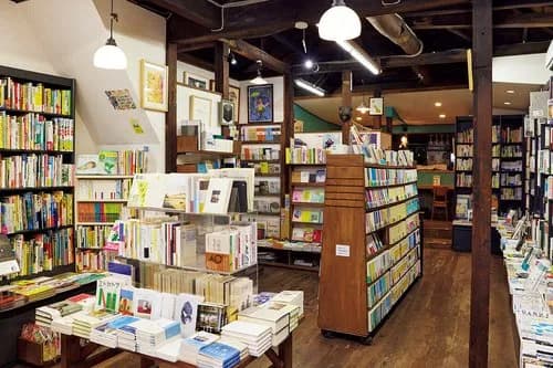【悲報】全国の書店さん、1万店割れでガチ終了・・・・・・・・・