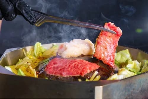 【悲報】びわ湖くん、ホリエモン関連の焼肉店で歓声とチップ勧誘に囲まれる・・・・・・・・・
