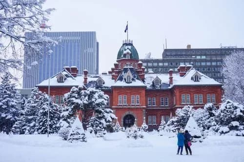 【悲報】北海道札幌と沖縄那覇に転勤ならどっちがマシ？ｗｗｗｗｗｗｗｗｗｗ