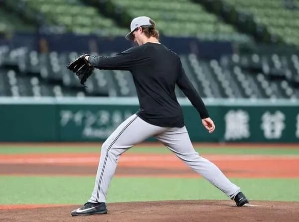 巨人・ウィットリー「こんなジャングルのような球場で野球をしたことはない」