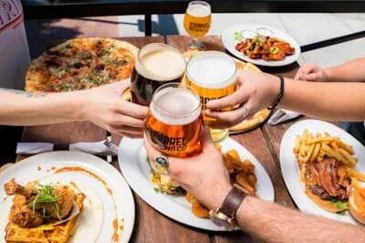 【悲報】J2のサッカークラブの食事がこちらｗｗｗｗｗｗｗｗｗｗｗｗｗ