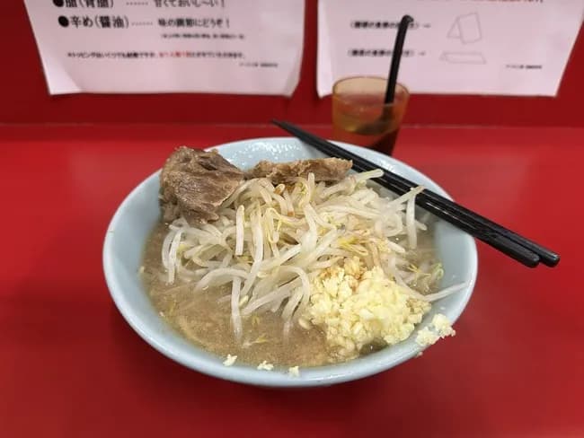 48歳・ひろゆき「深夜にラーメンを食べれるのは日本の良さ」 二郎ラーメンを“完飲”　ネット騒然「怖すぎる」