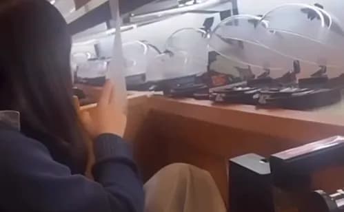 【動画】山形のJK、回転寿司で寿司を撫でまくって炎上ｗｗｗｗｗ