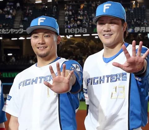 【日本ハム】伊藤＆伏見が史上初“道産子バッテリー”で最優秀バッテリー賞！約束実現「何よりうれしい」