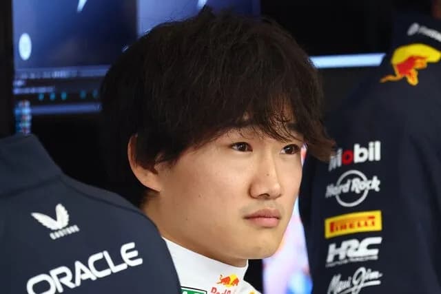 F1角田裕毅、チームの『タイヤ交換の連絡ミス』で7位→13位に転落。13位のままゴール