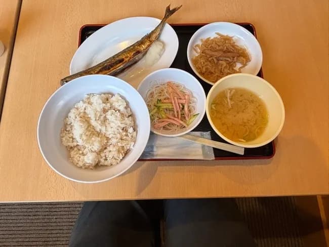 【画像】刑務所メシ、悪くないｗｗｗｗｗｗｗｗｗｗｗｗｗ