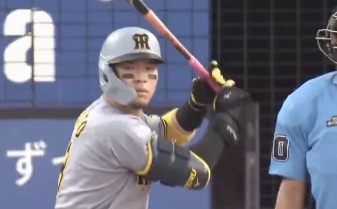 佐藤輝明 第33号ホームラン！！！本塁打王争いを独走　