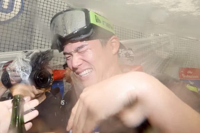 【朗報】スネルさん、山本由伸へ生中継で“愛の告白”「I Love ヤマ」