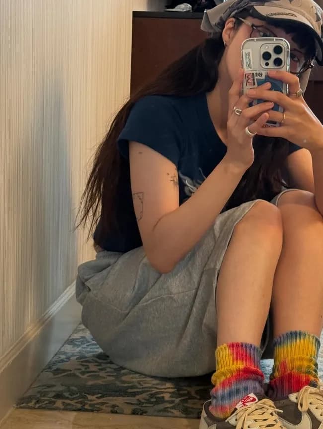 【悲報】あいみょんさん（30）、最新フォトでまたタトゥーを公開