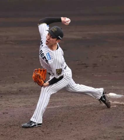 阪神　石井が今季初セーブ「岩崎さんが100セーブ。尊敬というか」代役守護神で快投