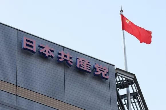 【画像】市役所職員「共産党マジでダルい...こいつらが来ると生活保護許可するしかなくなる...」