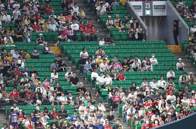 【悲報】野球、CSなのにチケットが売れ残って空席だらけ…… 球団「チケットが残ったのは想定外」