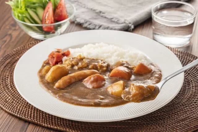 カレー屋を開こうと思う　どうすれば大手に勝てるか教えろ