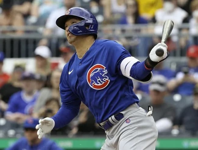 【朗報】鈴木誠也さん、2アウト1-2塁の大チャンスで17試合連続出塁になる内野安打！！！！