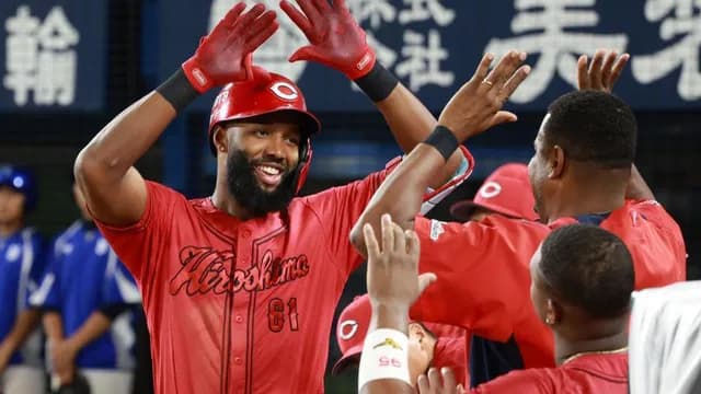 カープ新井監督「良い攻撃ができているので継続したい」11安打1発4得点の反撃を評価【監督談話/反省会】