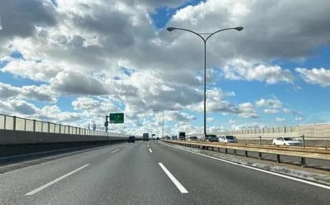 高速道路を軽自動車で走るというガチの自殺行為wwwwww