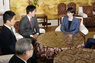 【朗報】高市内閣、世論調査で18～39歳の若者支持率80%！！！！ｗｗｗｗｗｗｗｗ