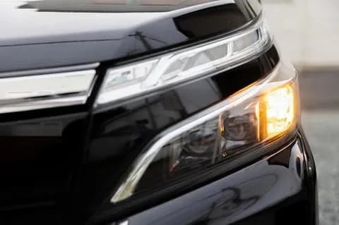 【悲報】安全運転ワイ、ウインカーを出すのが早すぎて警察に注意される