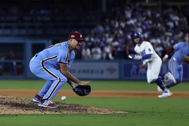 ドジャース対フィリーズ、11回裏ピッチャーゴロをなぜ最後ホームに投げたのか