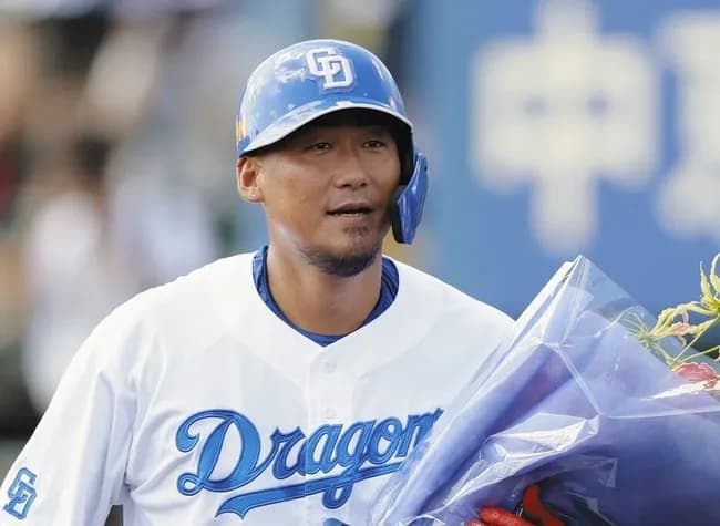 【中日】中田翔に巨人・坂本、楽天・則本らからスタンド式花束とコチョウランが計150個届く