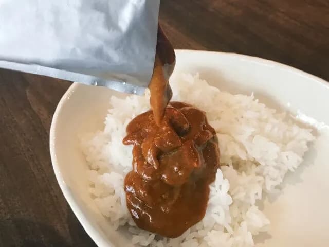 やっすいレトルトカレーにちょい足ししちゃうもの