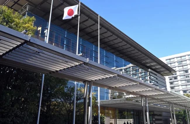 自民党「現金一律4万円配る」に公明党が「マイナポイントにしろ。低所得層には増額」と揉めてる模様