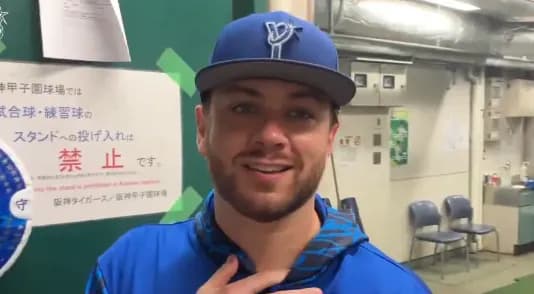 DeNAケイ、球団外国人左腕最多の8勝目　打っては村上から2点打「目をつぶって振ったら当たってくれた」