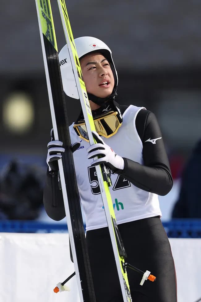 19歳スキージャンプ選手飲酒転落死、ダーツバーの3階バルコニーでスマホいじっていて転落