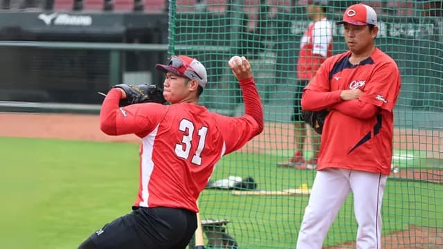 カープ首脳陣『坂倉の送球難』改善へ本腰！石原＆藤井コーチが付きっきり指導