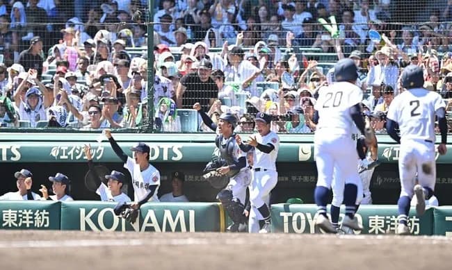 【甲子園】沖縄尚学が山梨学院に競り勝つ　決勝で日大三と対戦　伝統の強打に２年生投手陣が挑む