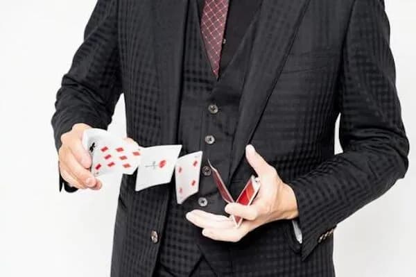 【朗報】手品師がプロ野球選手になったら最強じゃね