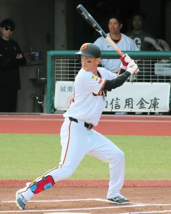 【悲報】読売ジャイアンツ、急に獲得したDeNA乙坂に戦力外通告